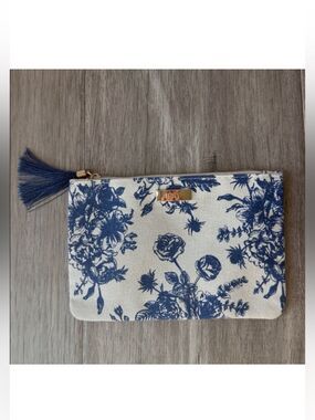NEW Ipsy Blue Floral Makeup Bag